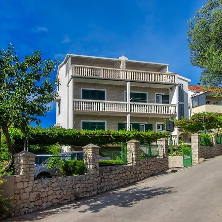 Damir * Brodarica (Sibenik-Knin)