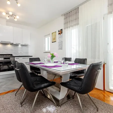 Apartment Damir