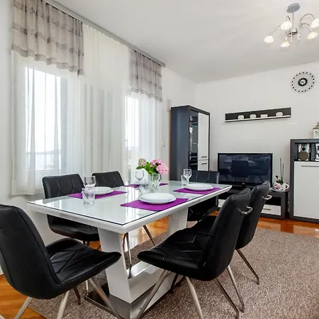 Damir * Brodarica (Sibenik-Knin)