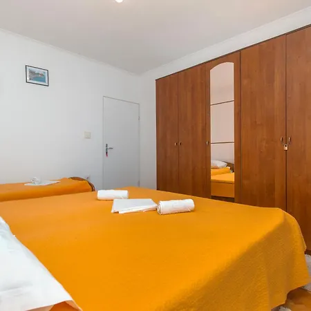 Damir * Brodarica (Sibenik-Knin)