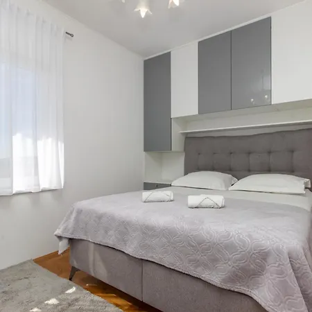 Damir * Brodarica (Sibenik-Knin)