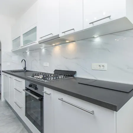 Damir Apartment *