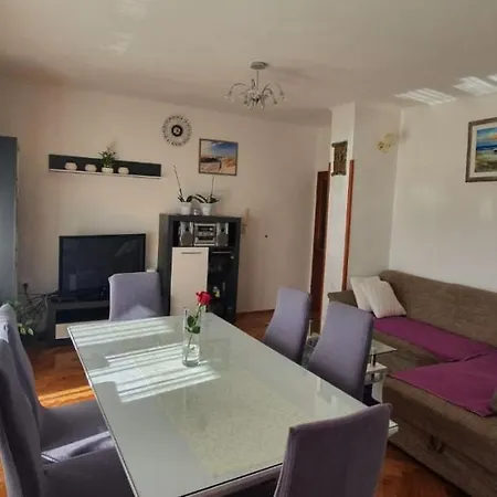 Damir Apartment