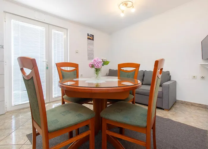 Damir * Brodarica (Sibenik-Knin)