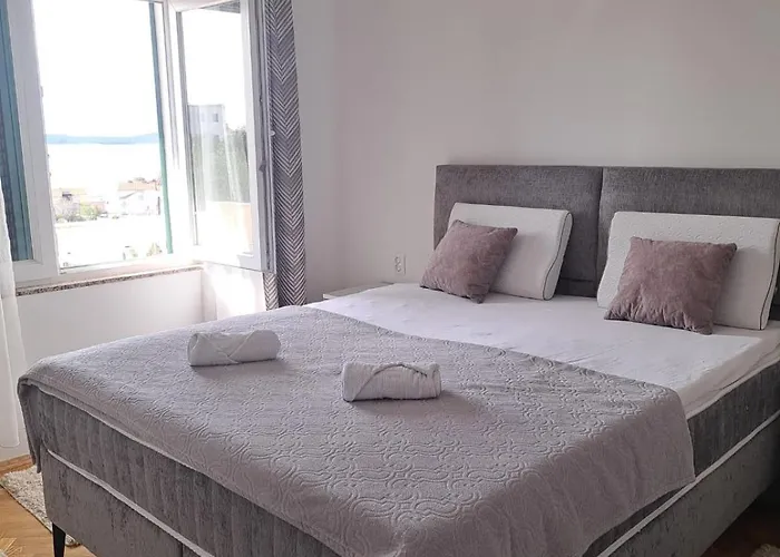 Damir * Brodarica (Sibenik-Knin)